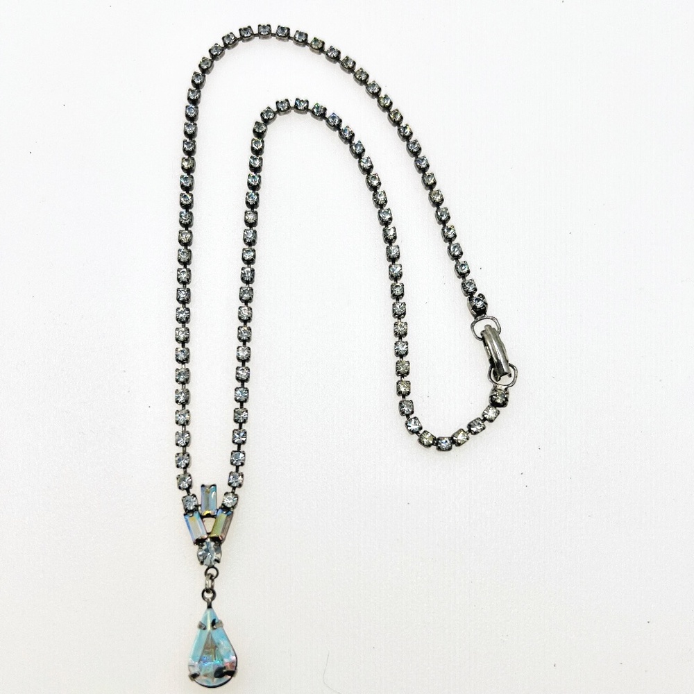 Dainty Vintage Teardrop Rhinestone Necklace